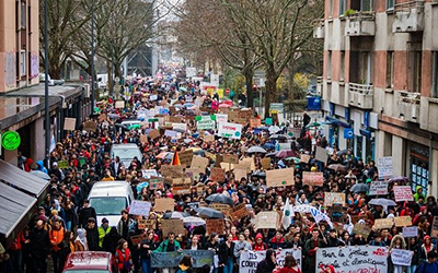 Protesting crowd