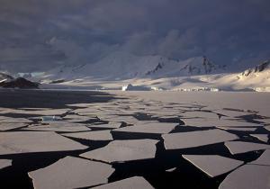 Image of broken ocean ice sheets